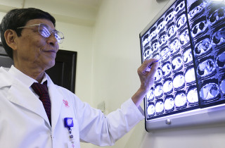 H.5 - Bác sĩ CK2 Đồng Lưu Ba - nguyên Trưởng khoa Phẫu thuật lồng ngực và tim mạch Bệnh viện Chợ Rẫy